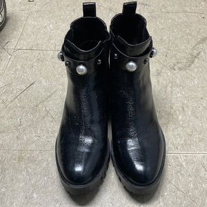 Karl Lagerfeld Woman’s Pantene leather booties